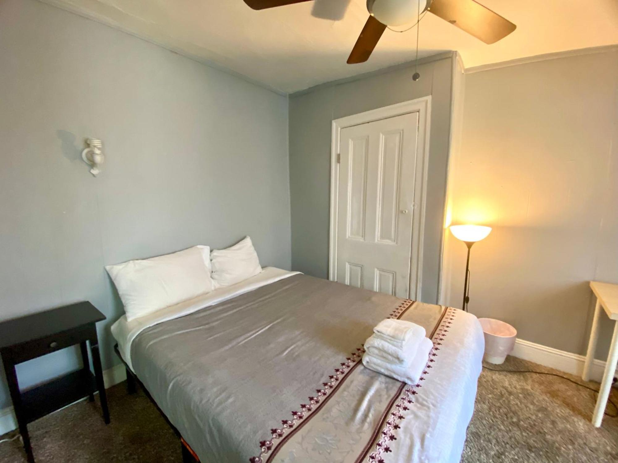 Clover 2900 - Apartment And Rooms With Private Bathroom Near Washington Ave South Philly Philadelphia Exterior photo